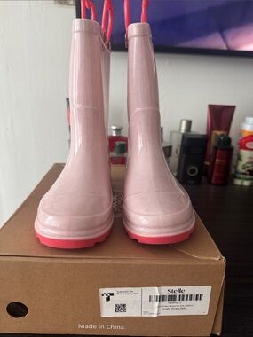 Light Pink Girls' Rain Boots